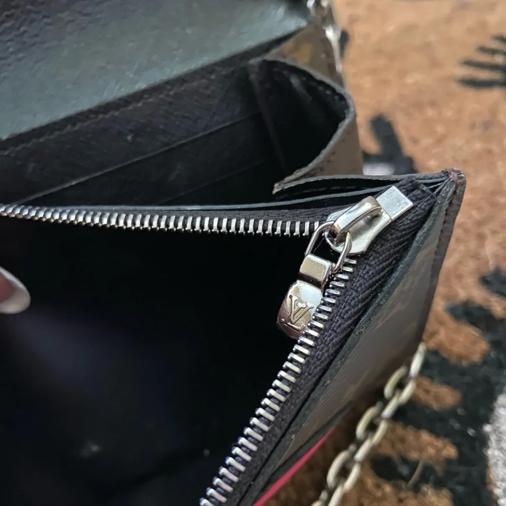 Louis Vuitton Limited Edition Kabuki Chain Wallet - Picture 15 of 16